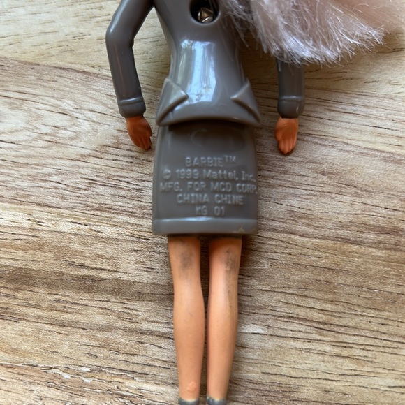 Vintage Barbie 1999 Plastic Barbie Doll McDonalds Happy Meal EUC Working Woman - Picture 3 of 6